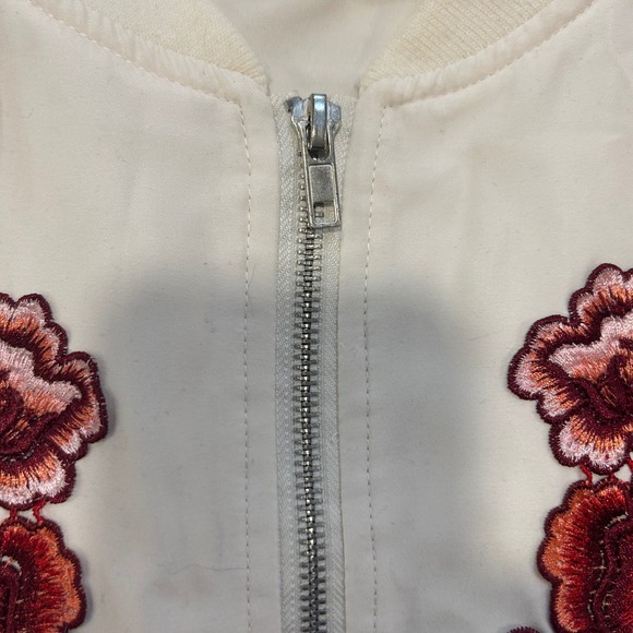 JACK by BB DAKOTA Womens  Bomber Jacket‎ Large Cream Floral Embroidered Feminine - Picture 8 of 9